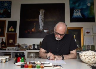 Artist Paints Miniatures on Popcorn Showcasing Scenes From Famous Films