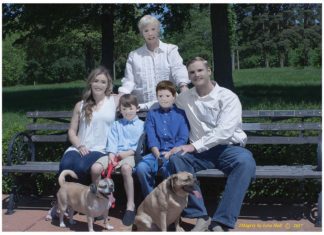 Family Can’t Believe The Result After Professional Photographer Shows Them Their Photos