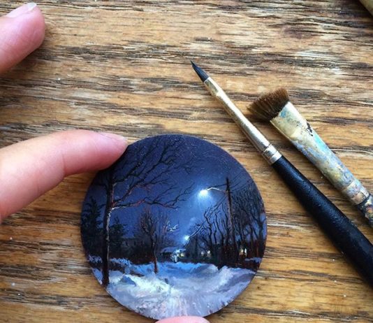 Artist Saves Memories of Her Travels in Miniature Landscape Paintings