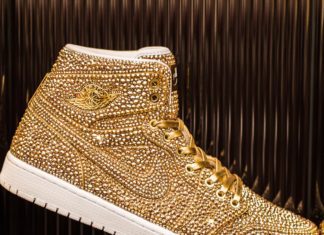 This Artist Creates Gorgeous Swarovski Crystal Sculptures