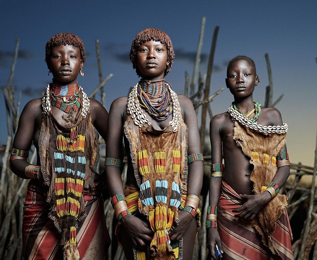 Photographer Captures Stunning Photos Of Tribes On The Brink Of Extinction Tettybetty