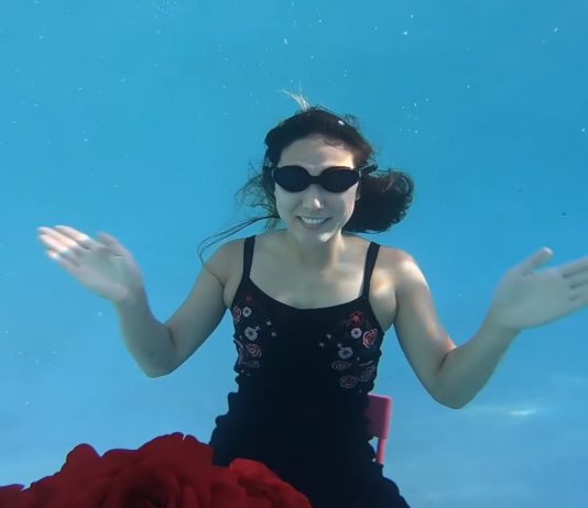 Couple Goes on an Epic Underwater Date