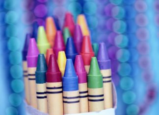 Cool Video of a Brick of Melted Crayons Turned into a Vase