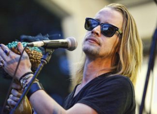 Macaulay Culkin is Home Alone Again This Winter