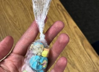 Teacher Shares Touching Photo of Gift From Student Who Had Nothing Else to Give