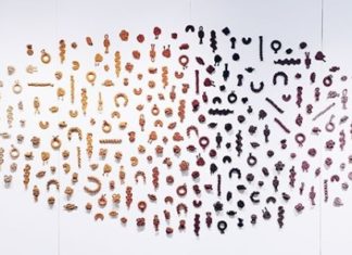 Artist Creates Elaborate Sculptures from Knots