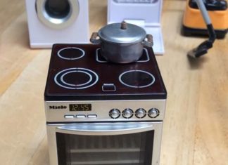 Talented Artist Creates Working Miniature Objects, Her Detail Is Amazing