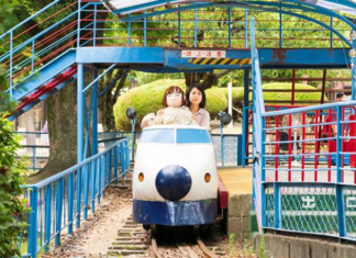Photographer Takes Self-Portraits With Scarecrows