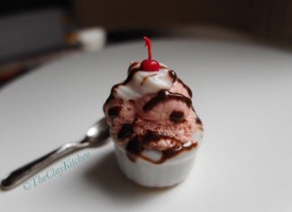 15-Year-Old Girl Makes Incredible Food Miniatures